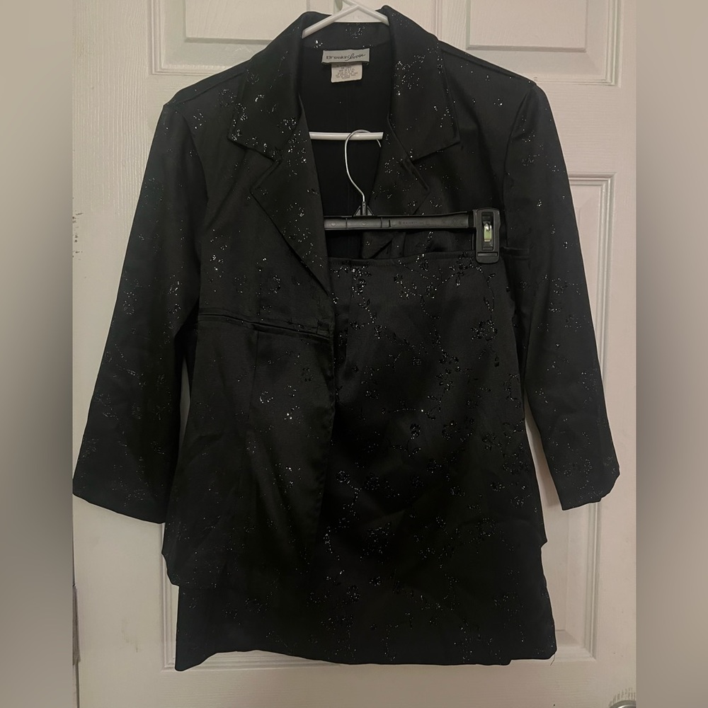 Womens dress suit with skirt